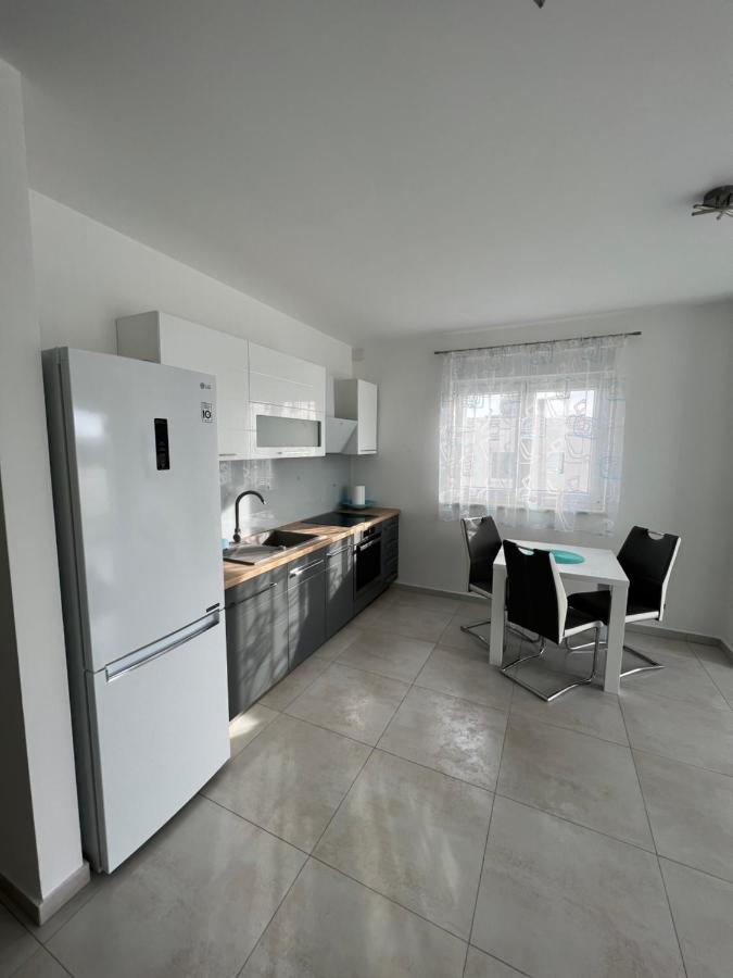 Apartment Sunset พูลา ภายนอก รูปภาพ